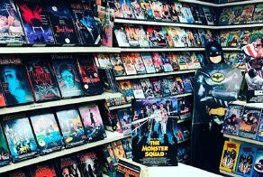 Парень открыл у себя в подвале магазин видеокассет