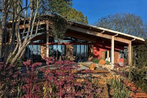 Дачный дом в Бразилии для творческой женщины и её семьи