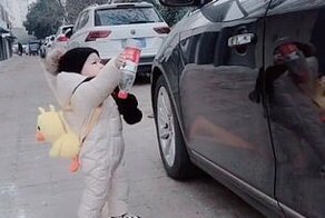 Ребенок научил водителя правильно вести себя на улице