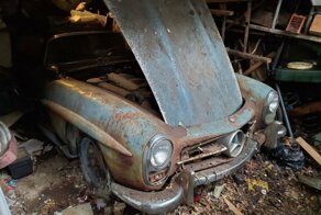 Ржавый Mercedes-Benz 300SL продали за ошеломляющую сумму