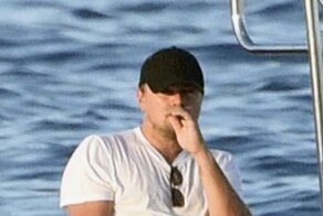 Леонардо Ди Каприо спас человека, который 11 часов находился в открытом море