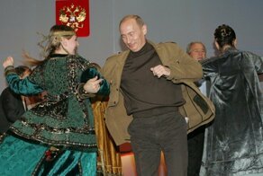 Кремль опубликовал архивное видео танцев Путина и Джорджа Буша-младшего