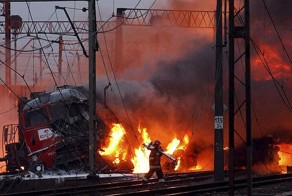 Взрыв цистерн с нефтепродуктами в Польше (5 фото + видео)