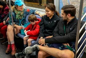 Ежегодная акция "В метро без штанов" прошла по всему миру