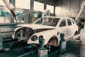 Видео с завода Bentley, которое показывает, как происходит сборка Bentayga Speed