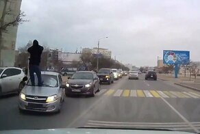 Момент смертельного наезда на пешехода в Казахстане попал на видео