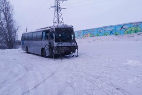 Авария дня. Автобус протаранил товарный поезд в Кемеровской области