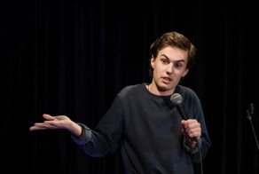 Комику Долгополову пришлось сбежать из страны из-за шутки про Иисуса