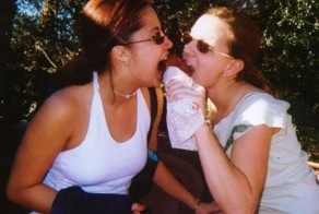 Девушки с индейкой (37 фото)