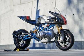 140-килограммовый гоночный мотоцикл с двигателем BMW и хромомолибденовой рамой