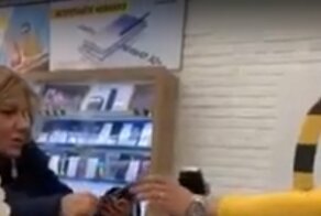 Консультант "Билайна" потроллил покупательниц, и зря - парню пожелали увольнения