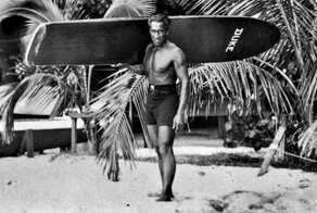 Отец серфинга: 30 фотографий молодого Дьюка Каханамоку (1910-1920)
