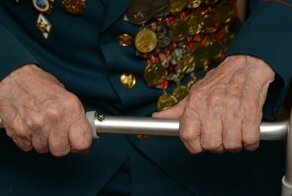 В Воронеже сиделка украла с карты 92-летнего ветерана 2,5 млн рублей