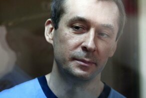 Экс-полковник Захарченко требует вернуть конфискованные миллиарды