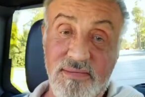 "Продолжай драться!": Сталлоне перестал стесняться своего возраста, но все еще может удивлять