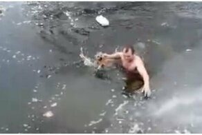 Астраханец залез в ледяную воду, чтобы спасти провалившуюся под лед бездомную собаку