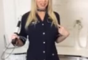 Стриптизерша исполнила танец в подарок, за который пришлось извиняться