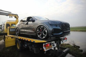 Самый быстрый серийный кроссовер Нюрбургринга утопили в Нидерландах