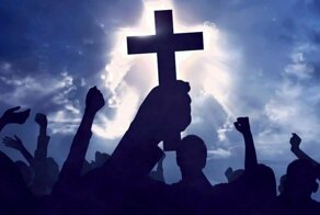 Священники РПЦ исключили возможность заражения коронавирусом при причастии