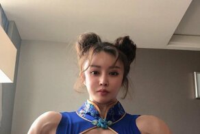 Китайская культуристка с огромными бицепсами отправилась бороться с коронавирусом