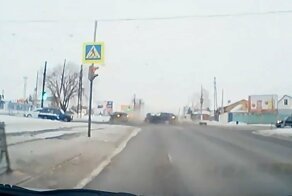 Авария дня. О пользе ремней безопасности