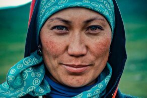 Искренняя улыбка и пронзительный взгляд жителей Кыргызстана в объективе ливанского фотографа