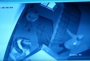 В Казахстане грабители получили достойный отпор от мужчины в трусах
