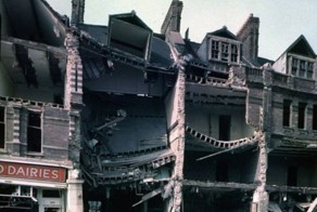 После взрыва авиа бомбы (3 фото)