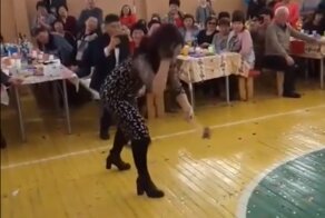 Бурятка на каблуках легко сломала рукой хребтовую кость и стала звездой соцсетей