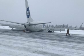 Пассажир Boeing 737 снял видео жесткой посадки самолета в Усинске