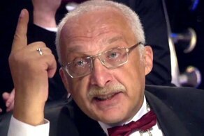 На эту пенсию невозможно прожить и купить дорогую одежду