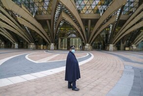 Китайские супермаркеты, рестораны и аэропорты опустели  из-за вспышки коронавируса