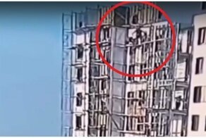 Дагестанское чудо: рабочие упали с девятого этажа и выжили