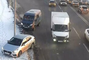 Двойное ДТП парализовало дорогу в Волгограде