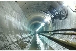 Ударная волна проносится по тоннелю после взрыва