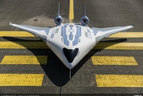 Концерн Airbus представил модель пассажирского самолета будущего
