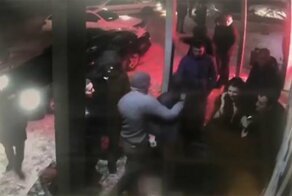 Привет из девяностых: в Бийске мужчину избили и увезли в багажнике