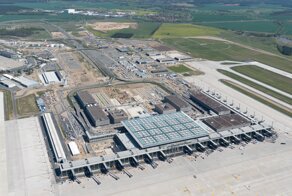 В Берлине уже 14 лет не могут достроить аэропорт