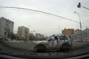 Хорошо, что каска спасла! Лихач на "Ниве" устроил ДТП