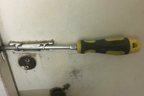 Когда используешь отвёртку не по прямому назначению