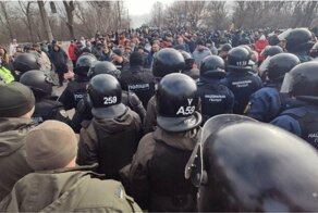 Украинцы начали устраивать протесты из-за приезда эвакуированных из Китая граждан