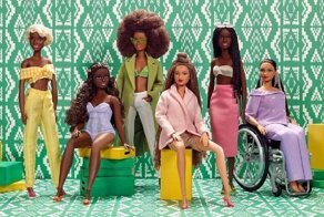 Девочкам предложат новых Барби с разными оттенками кожи