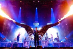 Типичная многочасовая подготовка стадиона к концерту Rammstein
