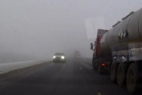 Водитель вылетел в кювет при попытке обгона в тумане