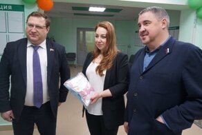 Архангельский депутат-единоросс отчитался о посещении роддома, которого нет