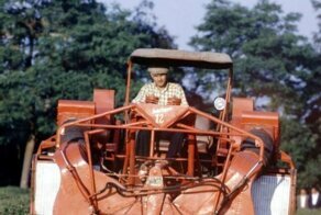 Чаевод с механическим приводом. Чаесборочная машина ЧСН-1,6 Сакартвело