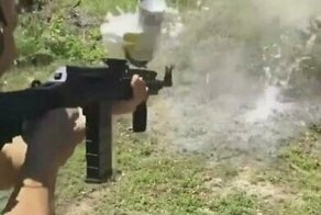 Американец пожалел, что начал стрелять из автомата по аэрозольному баллону