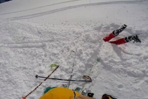 Британец спас из снежного плена лыжницу и снял это на видео