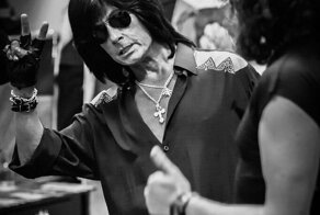 Экс-вокалист легендарного Deep Purple не смог перейти российскую границу