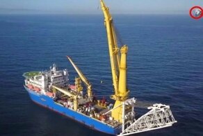 Трубоукладчик «Академик Черский» получил грозную защиту против «демократических пиратов»